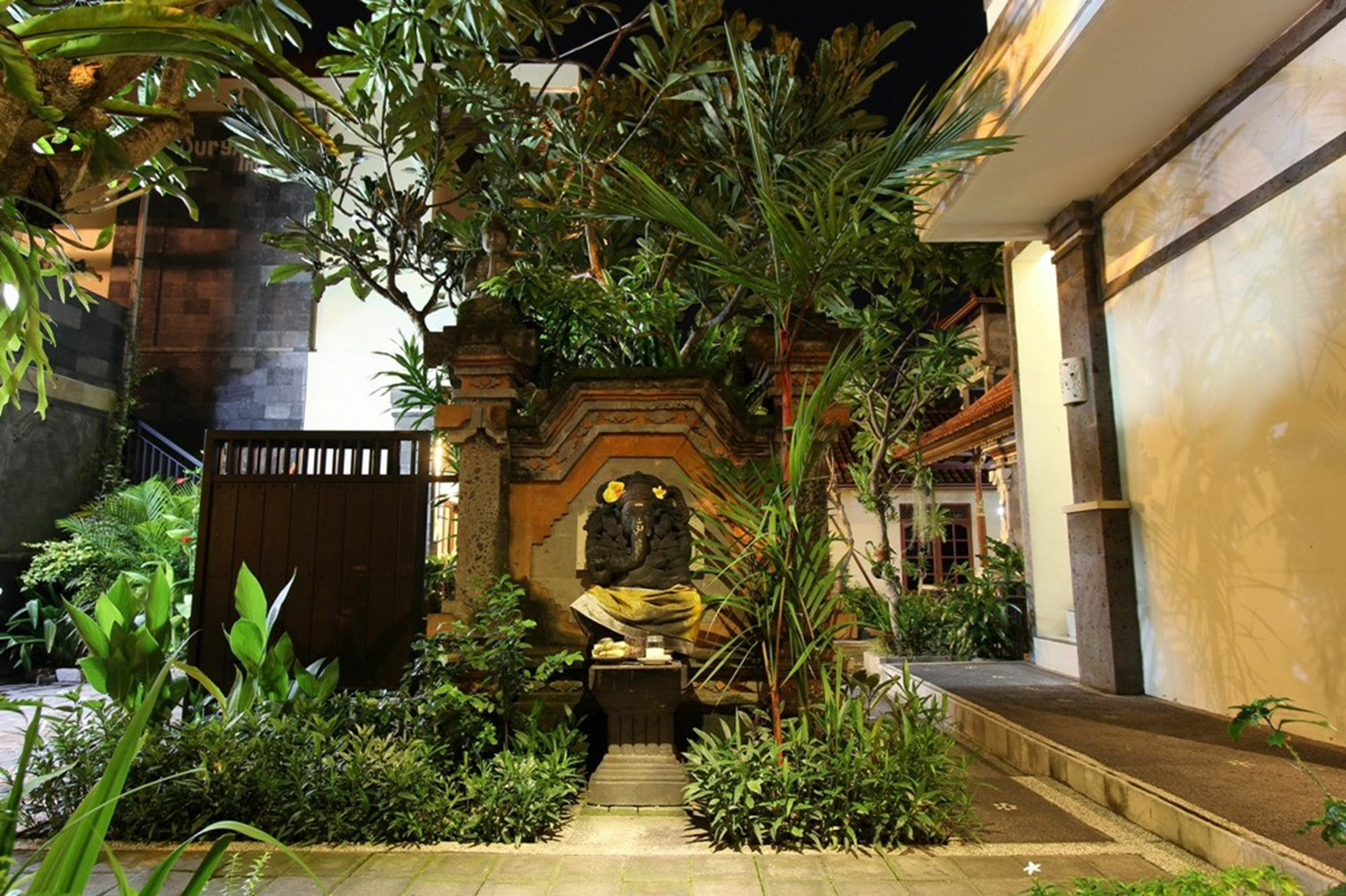 Surya Inn Kuta Lombok Zewnętrze zdjęcie